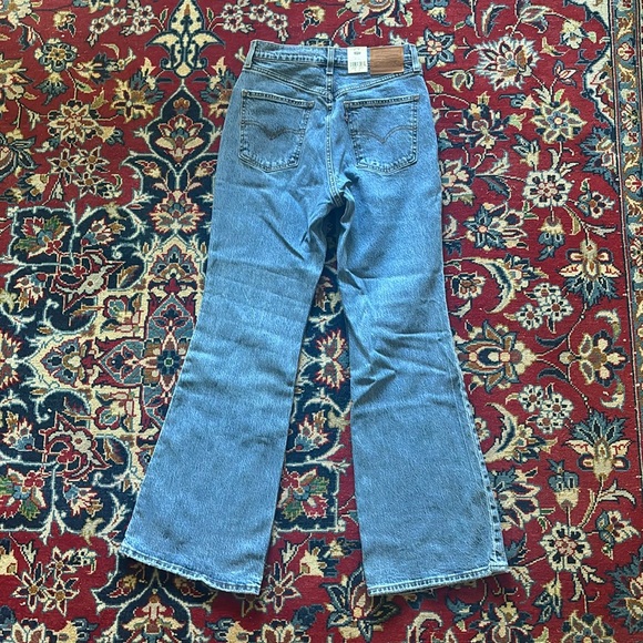 NWT Levi’s 70s High Flare Jeans | Sonoma Walks | 28 x 32 - Picture 6 of 7